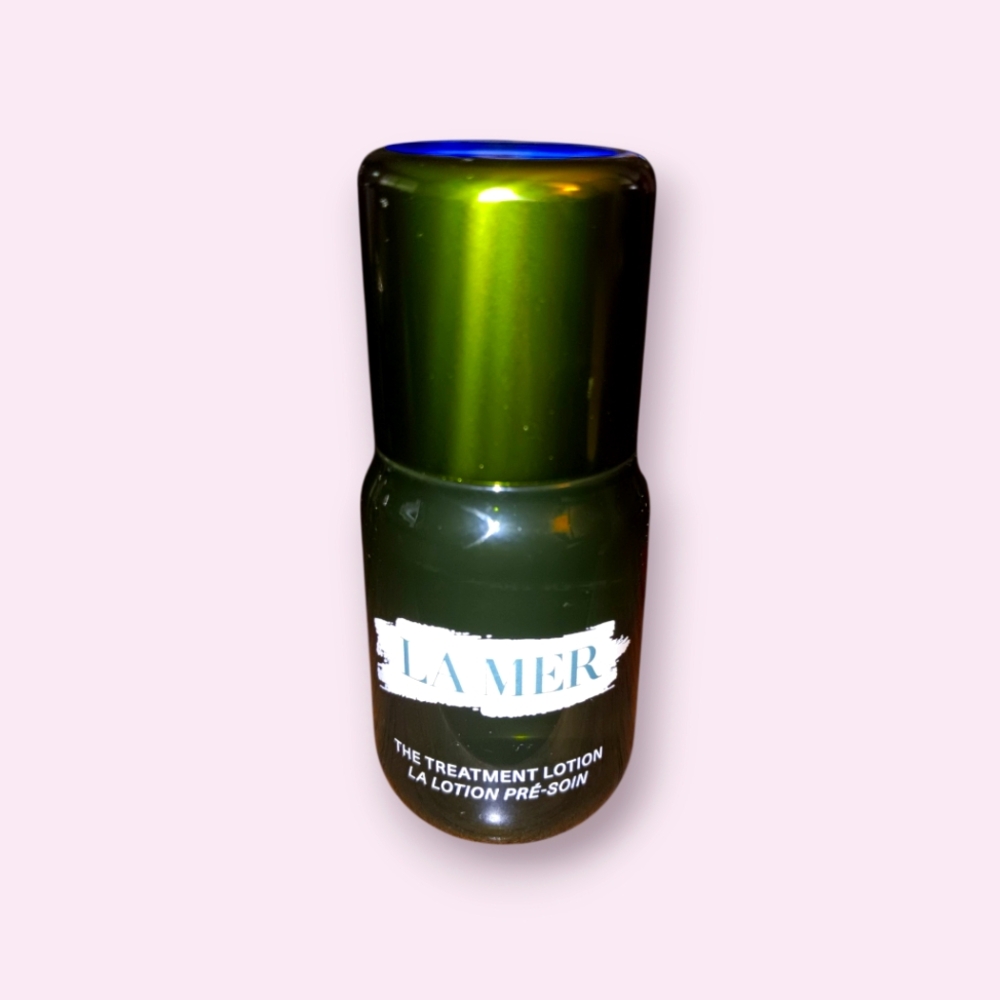 La Mer Green Treatment Lotion Bottle